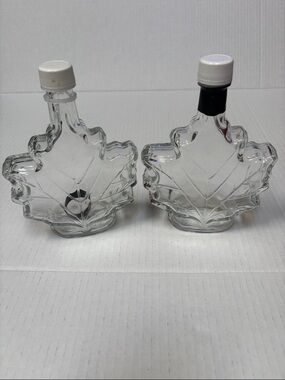 🍁🍁TWO Glass Maple Leaf Bottles for fans of Toronto Hockey, Vermont